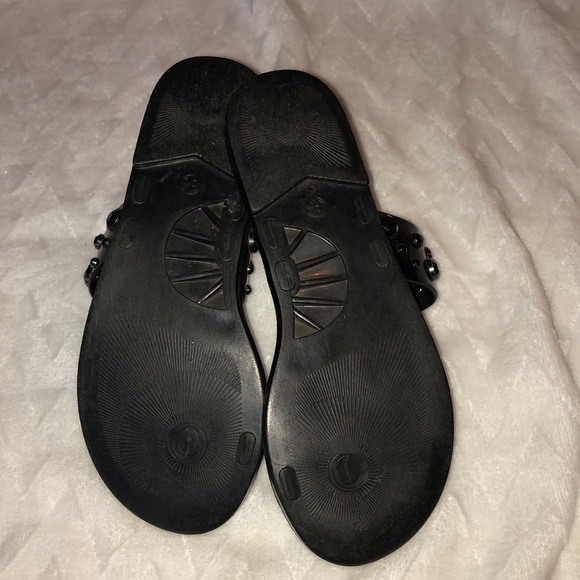 BCBG Maxazria toe ring flip flops jelly style sz6 - Picture 2 of 3